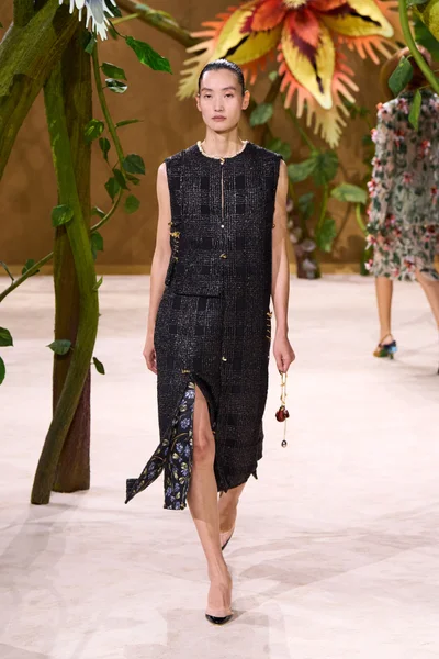 Look 12